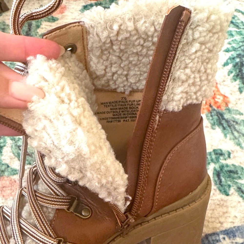 Universal Thread Tan Sherpa Boots - Picture 6 of 6